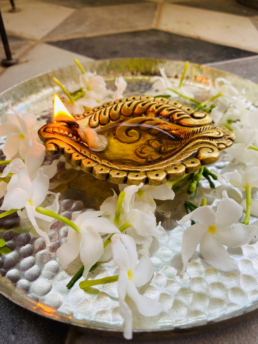 Chaand Brass Diya Gift Box (Set of 4)