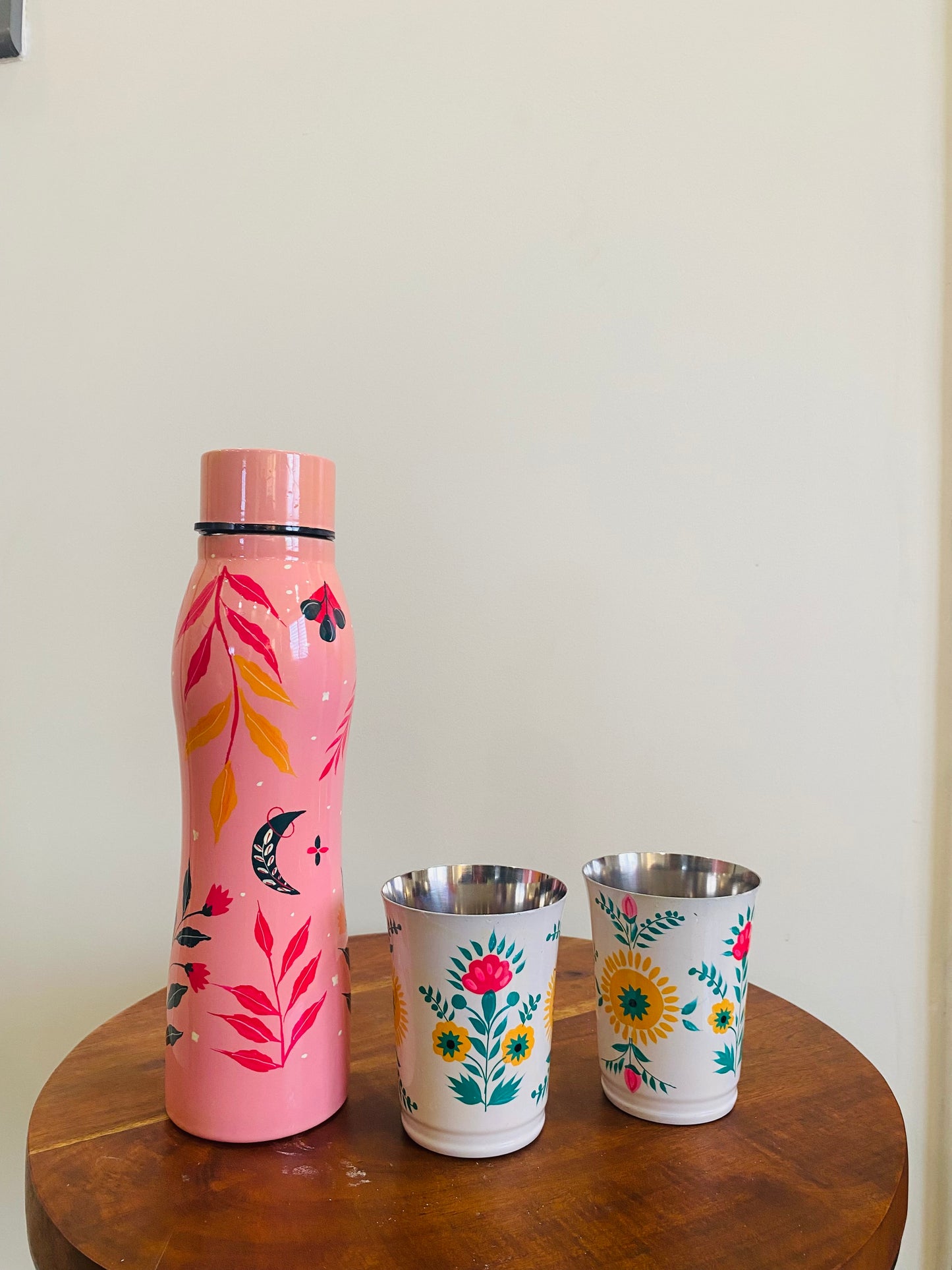 Blooming Pink water bottle & 2 White Gardenia glasses Combo